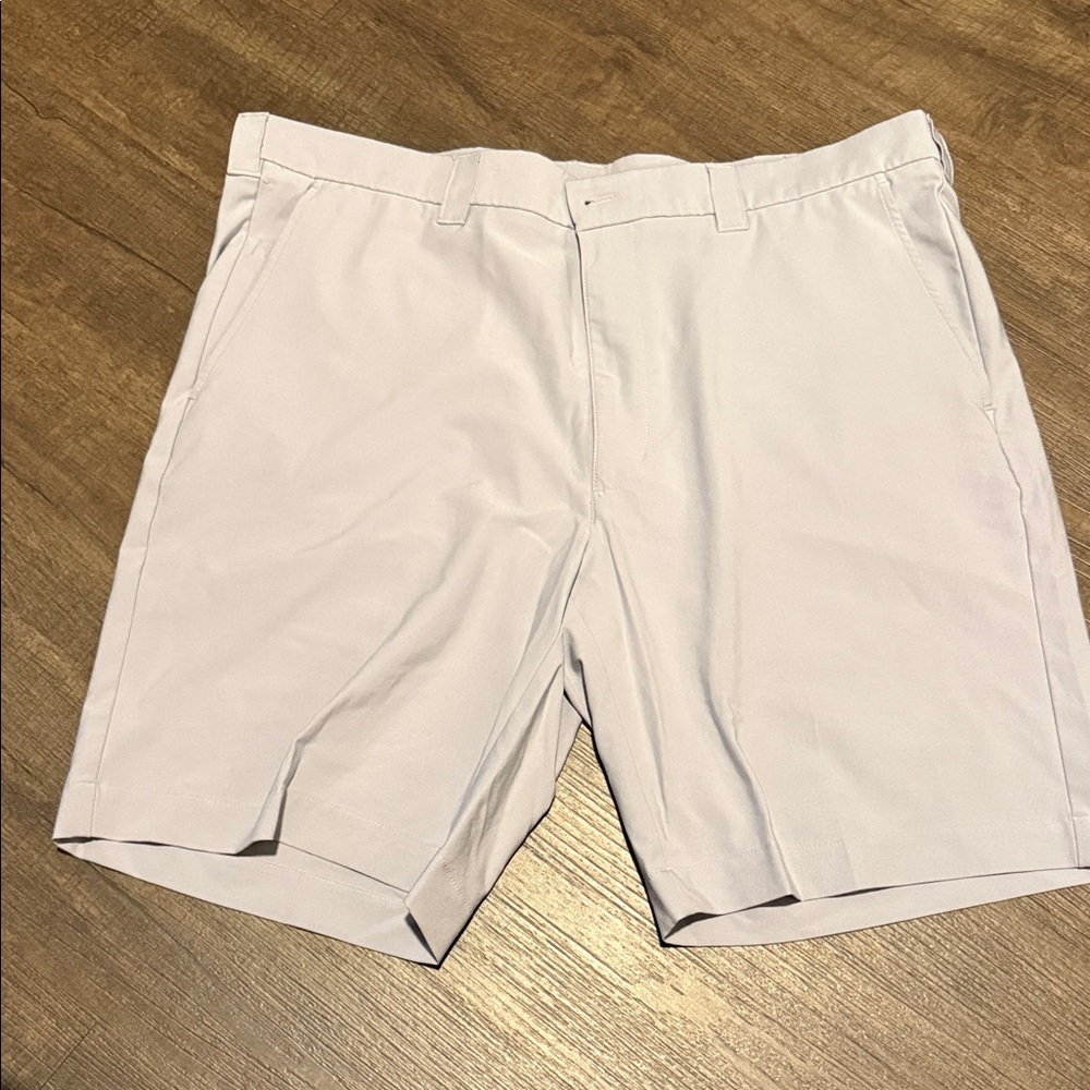 Roundtree & Yorke Men's Light Gray Flat Front Shorts